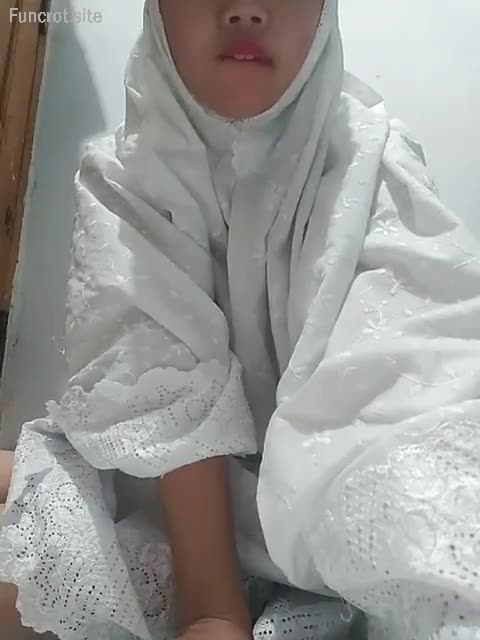 Hijab Mukenah Pamer Tubuh Mulus Bokep Hijab Ukhti Jilbab Viral – PoopHD – PoopHD