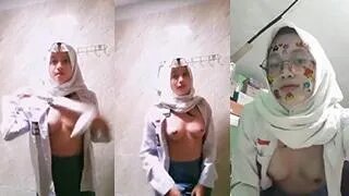 ABG Esemah Cantik Main Toket