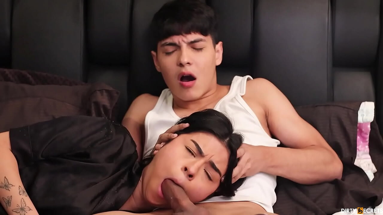 BERBAGI TEMPAT TIDUR DENGAN GADIS KULIAH ASING YANG NAIF APRIL ADDAMS