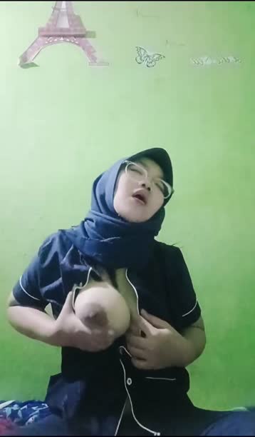 Mba Nining Hijab 02
