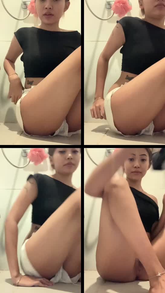 ABG mulus colmek gemes banget desahannya