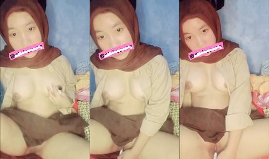 Bokep Elsa Cwan Jilbab Esempeh Colmek Dikamar