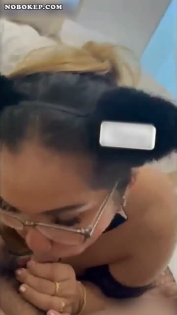 Percakapan Bude Yona minta Dientot pakek Lingetie Jaring. Mantep banget memeknya masih rapett