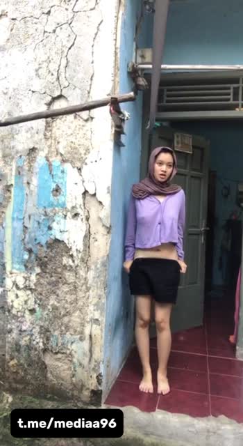 ABGe Hijab Berani Eksib di Luar Rumah